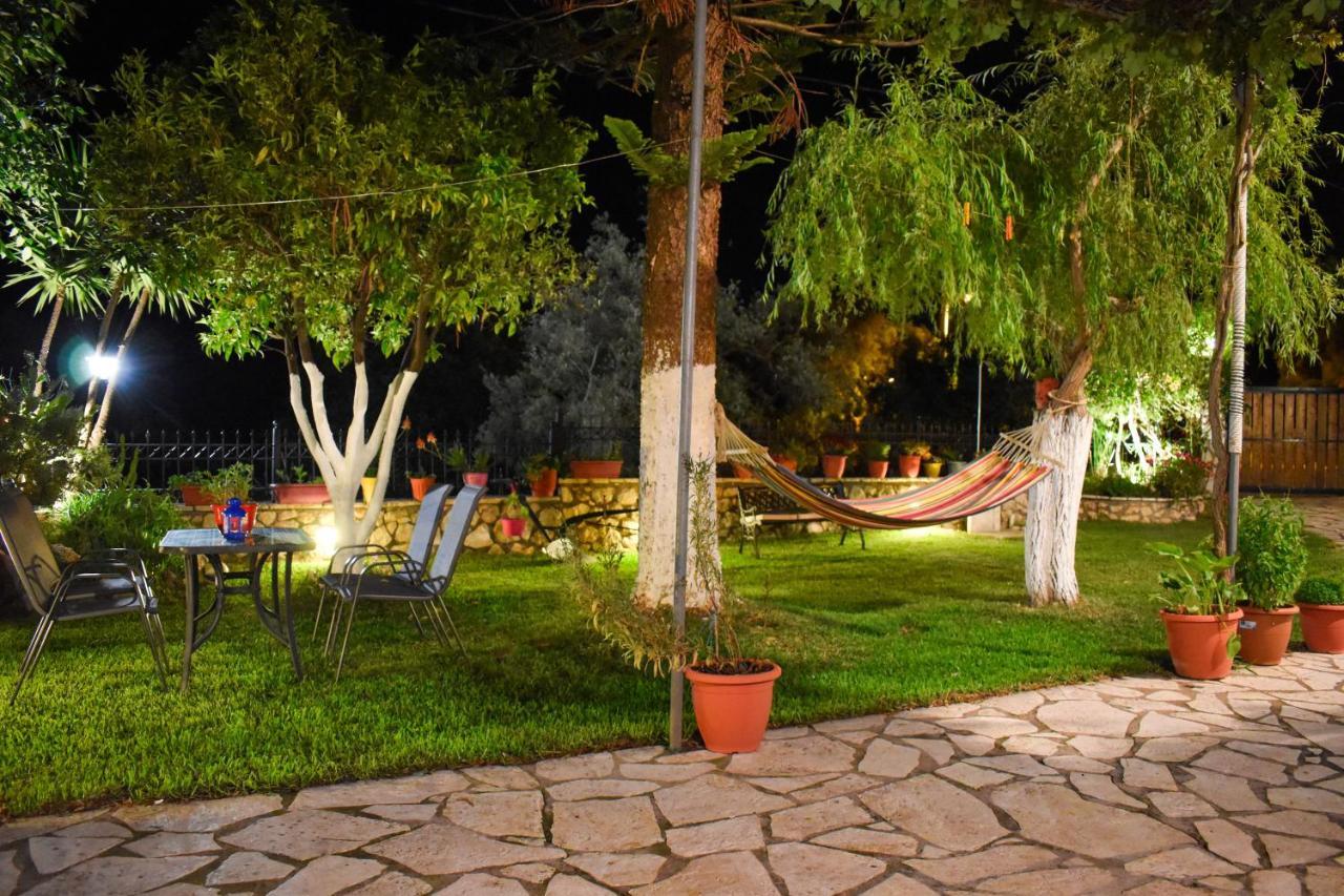 Stavros Apartments ซูกาเลดส์ ภายนอก รูปภาพ