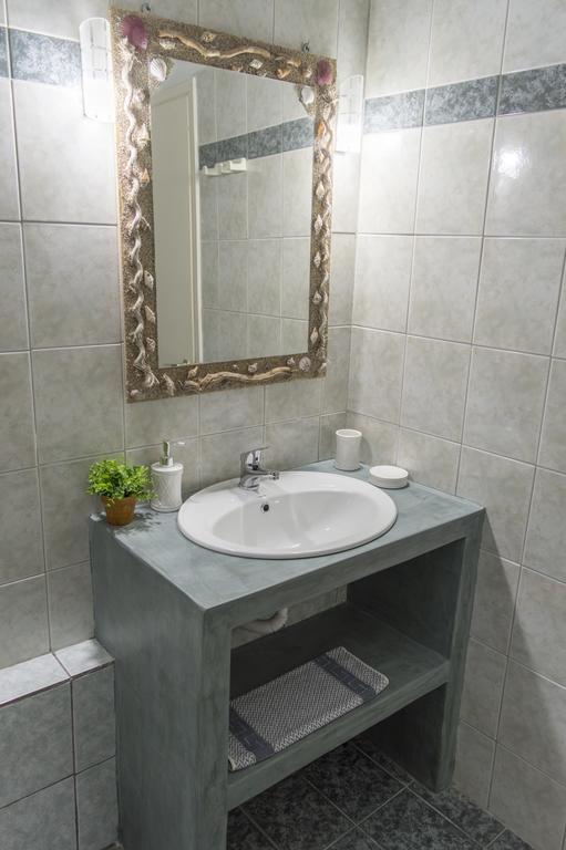 Stavros Apartments ซูกาเลดส์ ภายนอก รูปภาพ