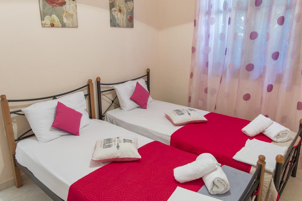 Stavros Apartments ซูกาเลดส์ ภายนอก รูปภาพ